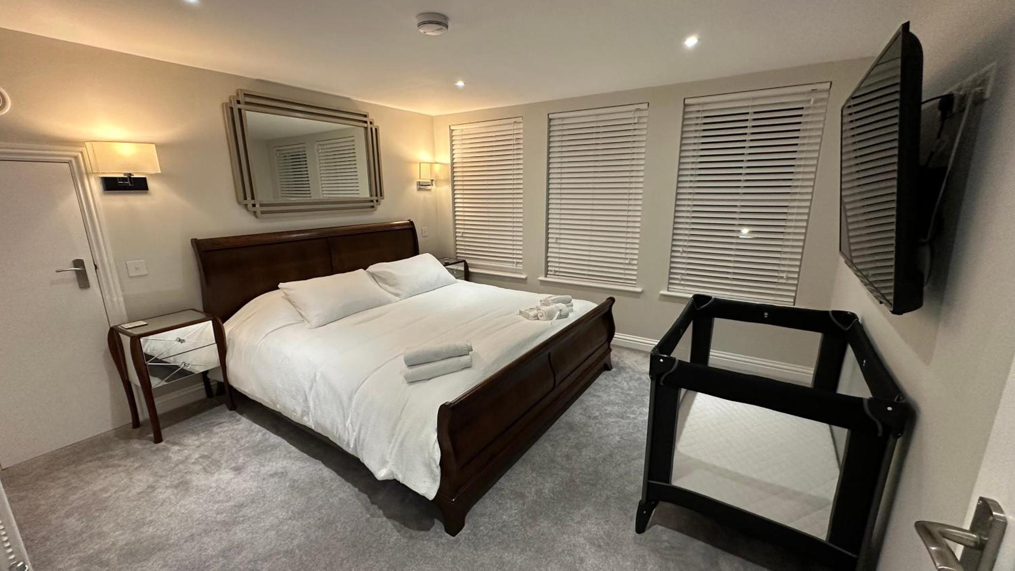 Harper Luxe Serviced Apartments דנסטייבל מראה חיצוני תמונה