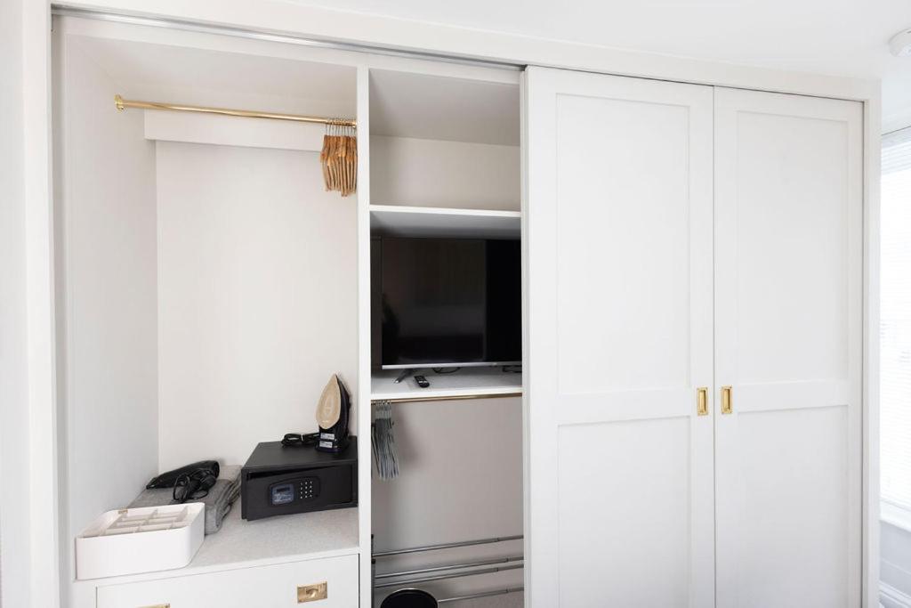 Harper Luxe Serviced Apartments דנסטייבל מראה חיצוני תמונה