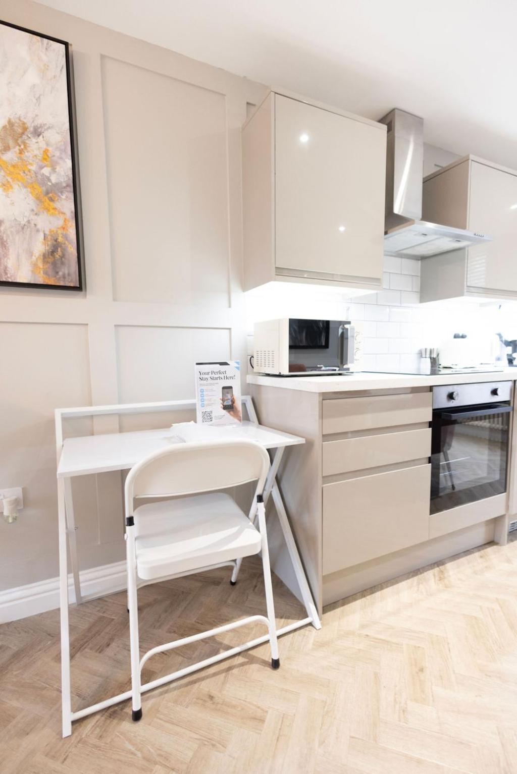 Harper Luxe Serviced Apartments דנסטייבל מראה חיצוני תמונה