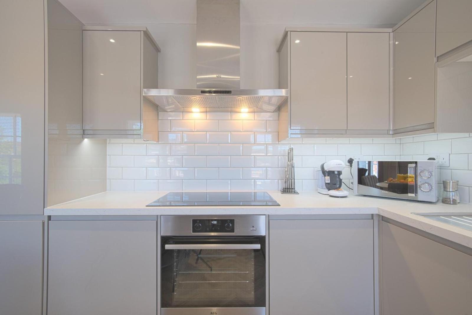 Harper Luxe Serviced Apartments דנסטייבל מראה חיצוני תמונה